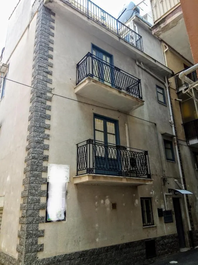 Cangia'S Rooms Marineo Guest house